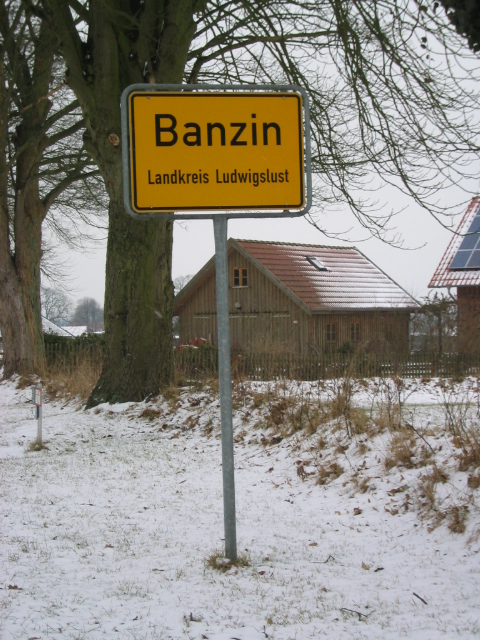 Vellahner Weg - Ortseingang im Winter